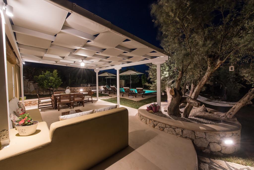 Villa Marilia ซูกาเลดส์ ภายนอก รูปภาพ